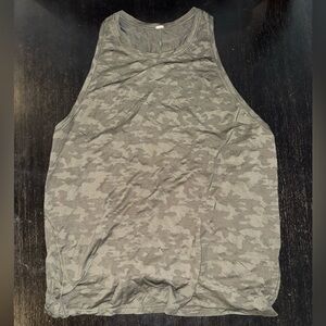 🦌Lululemon: Camo Tank Top🦌